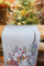 KAMACA Tischläufer 40x140 cm mit filigraner Stickerei Küche Esstisch Tisch Dekoration Eyecatcher in Herbst Winter Weihnachten (Dorf mit Kirche)
