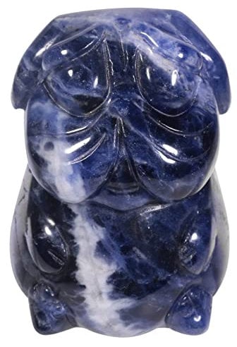 KYEYGWO Mini Stein Hund Figur Deko, 2,8 cm Hoch Sodalith Kristall Mops Statuen Hündchen Taschensteine Edelstein Welpe Skulptur Hand Geschnitzt Heilstein Tier Ornament für Haus und Büro