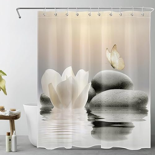 LB Zen Steine Duschvorhang 120x175cm(BxH) Weiße Blume mit beigefarbenem Schmetterling Antischimmel Wasserdicht Badezimmer Vorhänge, Ruhiges Spa Extra Kurz Polyester Stoff Bad Vorhang mit Haken