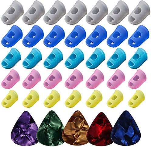 40 Stück Gitarren-Silikon-Fingerschutz, farbige Fingerspitzenschutzkappen in 5 Größen für Anfänger, Ukulele, E-Gitarre und 5 Gitarrenplektren