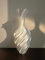 3D gedruckte Blume Vase, 26cm hohe Moderne Minimalistische vase Dekorative Handgemachte Blumenarrangement für Home Office Dekor, Geschenk für Hochzeit Housewarming feiern-Seidenweiß