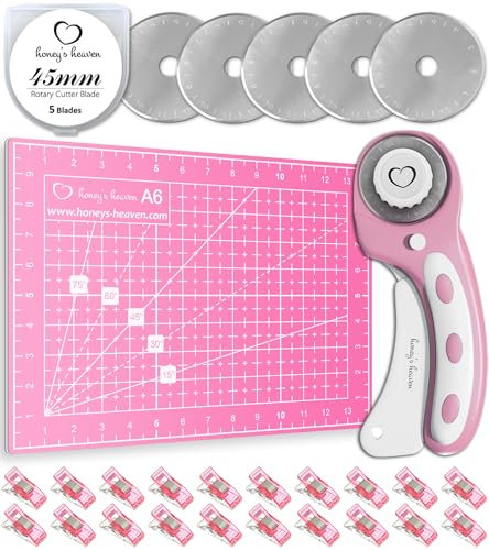 Honey's Heaven 45 mm Rollschneider Stoffschneider Set inkl. A6 Schneideunterlage, Ersatzklingen, Stoffklammern, Patchwork-Lineal (Pink, Schneidematte im A6-Format)