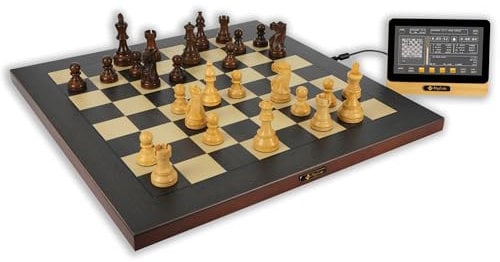 Mephisto Phoenix T – Premium-Schachcomputer mit Turnier-Schachbrett, für ultimative Schachmomente, Flexibles Training, online & offline spielbar, mit Top-Engines und Retro-Emulationen