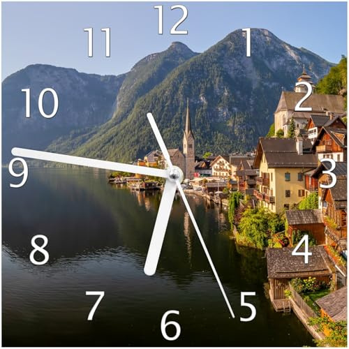 Wallario Design-Wanduhr Malerisches Dorf an Bergsee aus Glas, Motiv-Uhr Größe 20 x 20 cm, weiße Zeiger