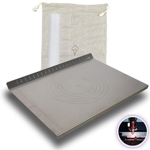 WOOD YOU Spianatoia per Impastare in Acciaio Inox, con Misuratori Incisi a Laser con Tappetino Antiscivolo e Sacca in Cotone Ecologico, con Alzatina Posteriore, 60x46 cm, Made in Italy