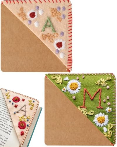 KGDUYC 2 PCS personalisierte Hand gestickte Buchstaben Lesezeichen, Filz Dreieck Ecke genäht, niedliche Blume Brief Stickerei Zubehör für Buchliebhaber