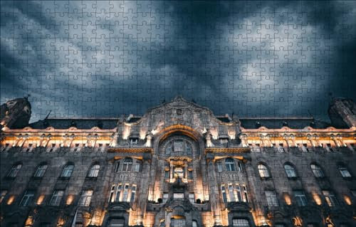 GUOHLOZ Puzzle 1000 Teile,Puzzle für Erwachsene,Impossible Puzzle,Geschicklichkeitsspiel für die ganze Familie,Puzzle farbenfrohes Legespiel.Home Dekoration Puzzle,Stadt,Grand Budapest Hotel,75x50cm