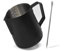 Joeji's Kitchen Bricco Latte 600 ml - Acciao Inox - Lattiera schiuma con penna Latte Art - Bricco latte professionale per caffè cioccolata espresso e altro - Nero