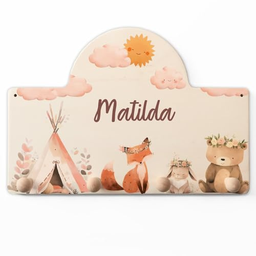 GRAVURZEILE Personalisierte Kindergarderobe - Camping - Personalisiert mit Name - Garderobe aus Holz mit 4 Kleiderhaken für Baby & Kleinkinderzimmer - Geschenk für Mädchen & Jungen