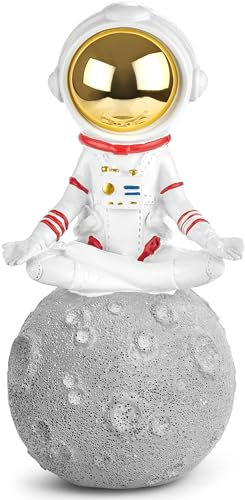 BRUBAKER Dekofigur Astronaut im Schneidersitz auf dem Mond - 18 cm Weltraum Figur mit verchromtem Helm - Handbemalte Moderne Sukhasana Statue - Astronautin Yoga - Weiß und Gold