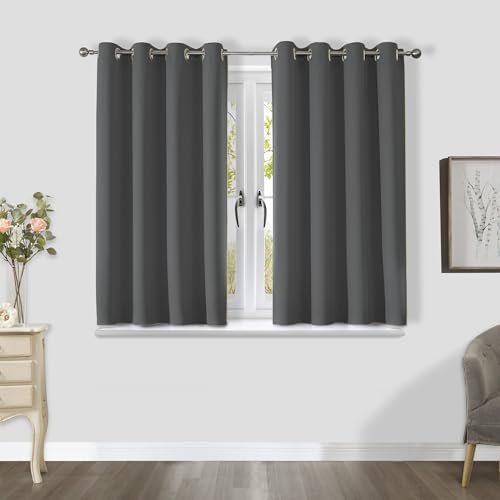 CUCRAF Thermovorhang Kälteschutz Verdunklungsvorhänge 2er Set H137 x B117 cm Gardinen mit Ösen Dunkelgrau Vorhang Blickdicht, Weich und Langlebig Schallschutz Vorhang für Schlafzimmer Wohnzimmer
