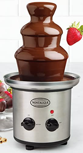 Nostalgia 3-Tier Elektrische Schokoladenbrunnenmaschine für Partys – Schmilzt Käse, Queso, Süßigkeiten und Likör – Zum Eintauchen von Erdbeeren, Apfelspalten, Gemüse und mehr – Edelstahl