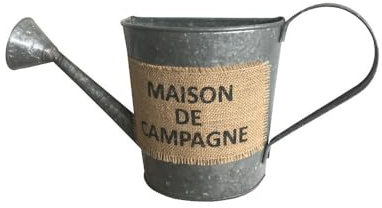 Camino de campo regadera de metal gris