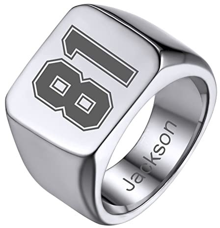 GoldChic Preferred Biker Siegelring Herren Edelstahl mit Nummer Gravur Quadrat Band Ring Silberfarbe Hip Hop Fingerring Ringgröße 62.1(19.8) Geschenke für Geburtstag Weihnachten