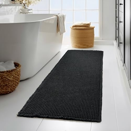 KGORGE Schwarze Waffel-Badematte, ultraweich, 152,4 x 61 cm, für Badezimmer | Teppich mit Quasten, rutschfest, schnell trocknend, super saugfähig, große Teppiche für Dusche, WC, Küche, 1 Stück