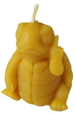 Bienenwachskerze Schildkrötenkerze 6 cm Stinkefinger Gag-Geschenk — handgegossene Schildkrötenfigur erhobenes Bein, Made in Germany