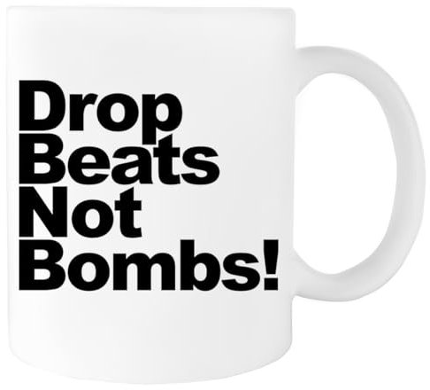 Suzetee Drop Beats Not Bombs! Keramik-Trinkbecher Weißer Becher