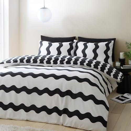 Sassy B Waves Reversible King Duvet Cover Set with Pillowcases Black/White