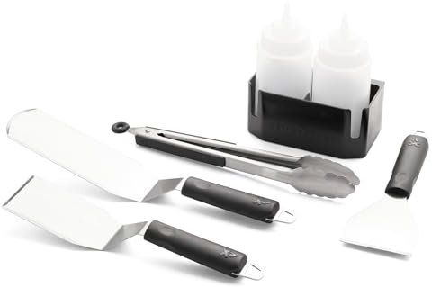 Camp Chef Grill-Essentials-Kit – Flache Grill-Zubehör beinhaltet 2 Grillspatel, Grillzange, Grillschaber, 2 Quetschflaschen und magnetischer Flaschenhalter