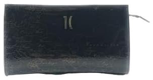 Alviero Martini 1A Classe Pochette realizzata in lucida stampa geo classic