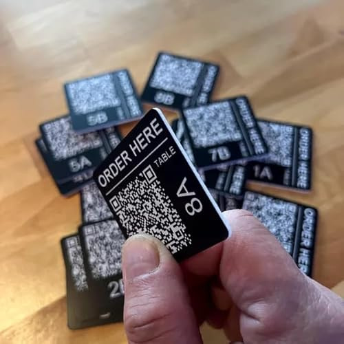 Benutzerdefiniertes quadratisches QR-Code-Tischschild, benutzerdefinierte lasergravierte selbstklebende Menü-Tag-Scan- oder Tipp-Tischschild, lasergravierte Tag-Scheiben, Schreibtisch, Spind