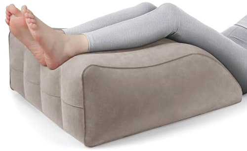 Almohada para Piernas, Cojín Cuña Elevar Piernas Cansadas, Mejora la Circulación, Cojín Piernas Dormir, Cuña Reposapiernas Confort (Camello)