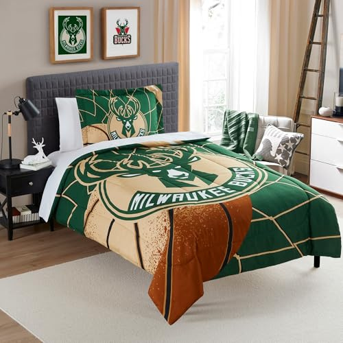 NORTHWEST NBA Milwaukee Bucks Offiziell lizenziertes Bettdecken-Set – superweiche Basketball-Bettwäsche mit Team-Logo und Farben – inklusive passenden Kissenbezügen – Spieltag-Dekoration, Twin/Twin XL