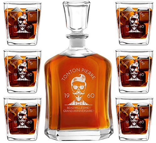 Maverton Ensemble de Carafe en verre Rhum Cognac Avec 6 verre a Whisky Gravés - Cadeau Personnalisé pour lui - Idee Cadeau Homme Anniversaire - 700 ml Service Universel Verre Whisky et Carafe - Oncle