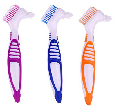 3 Stück Premium Gebissreinigungsbürsten-Set mit mehrschichtigen Borsten und ergonomischem Gummigriff, tragbare doppelseitige Gebissbürste für die Reinigung falscher Zähne (3 Farben)