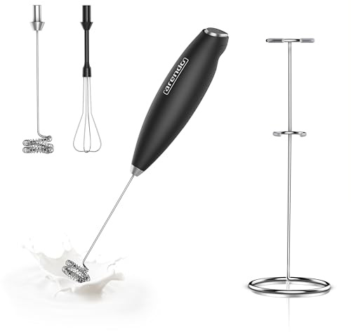Arendo - Stab Milchaufschäumer elektrisch - MINI MILKSPACE - elektrischer Handmilchaufschäumer mit Batterien – Motor mit 13.000 U/min – Schneebesen und Dual-Quirl - Ständer – Cappuccino Shakes Cocktai