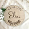 Personalisierte Meilensteinkarte aus Holz, Hallo Welt ich bin, Geburt verkünden, Namen verkünden, Geburtsanzeige, gravierte Blätter, Blumen, Baby-Ankündigungsschild Neugeborenen-Geschenk (Design 7)