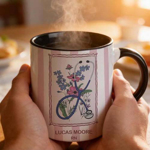 Taza de enfermera personalizada con nombre, taza de café con estetoscopio floral personalizada, regalos de agradecimiento para futuras enfermeras, divertido regalo RN para sus mujeres, estudiantes de