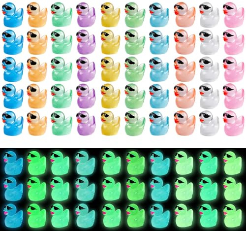 Hebterrka 50 Stück Mini Sonnenbrille Enten, Farbenfrohe Kleinstfiguren, Gummi Enten zum Verstecken, Dunkel Leuchtend für Puppenhaus, Mikro Puppenhaus Dekorationen