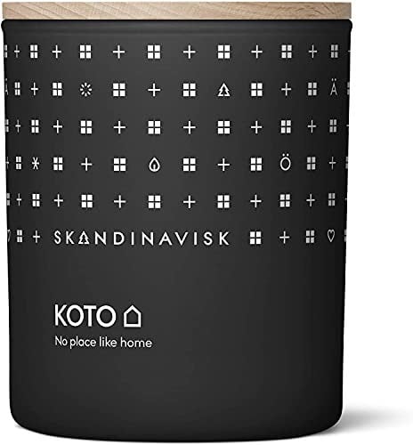 Skandinavisk KOTO 'Zuhause' Duftkerze. Duftnoten: Vanilleschoten und getrocknete Orangenschalen, baltischer Bernstein und Vintage-Ledermöbel. 200 g.