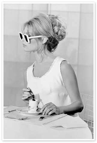 Kaffeepause mit Brigitte Poster 20 x 30 cm Grau Nostalgie Wanddeko