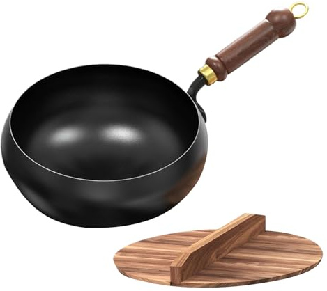 Arroopu Iron Pan 24cm Non Stick Chinese Handmade Cast Iron with Wooden Lid Traditional Carbon Steel Woks Ideal for Induction, Gas, All Hobs