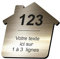 Plaque gravée personnalisée autocollante pour nom et numéro de boîte aux lettres en forme de maison design - bronze - format 5x5 cm