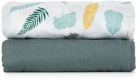 Petite&Mars Set aus 2 Musselin-Bambus-Wickeltüchern Misty 2in1 * 120 x 120 cm * hypoallergen * Bambus * Baumwolle * Spucktuch * Bäuerchentuch * Musselintuch * Musselin-Wischtuch (Green Leaves)