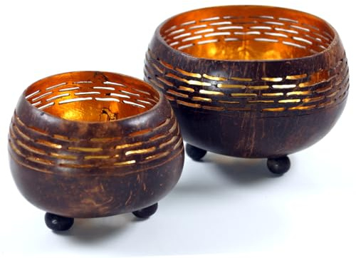 Exotisches Kokosnuss Teelicht, handgefertigt, Modell 1, groß (10 * 15 cm) | Natürlicher Teelichthalter aus Kokosnuss, goldfarbene Folie, einzigartiges Lichtspiel, gemütliche Atmosphäre.