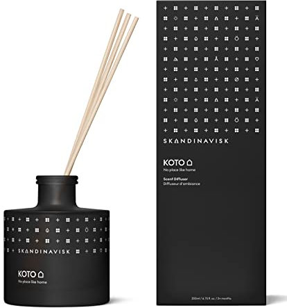 Skandinavisk KOTO 'Home' Scent Diffuser with 8 Reeds. Fragrance Notes: Vanilla Beans and Dried Orange Peel, Amber and Leather. 200 ml