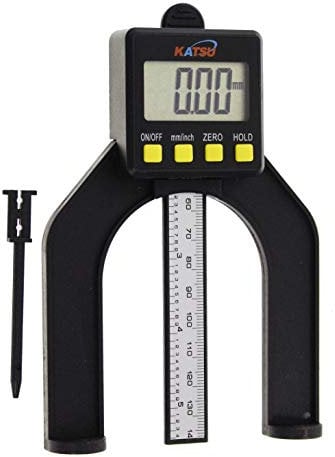 Tiefenmesser, KATSU 0-80mm Profiltiefenmesser Digitaler Tiefenmesser Höhen undTiefen Messwerkzeug für Trimmer Router Holzbearbeitung Fräser Tischkreissäge - großer Bildschirm