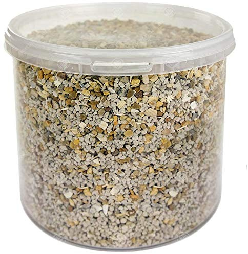 GardenersDream Mixed Poultry Grit | Premium Natural Food Mix | Added Oyster Shell | Rich in Vitamins and Calcium | Strong Beaks, Tough Bones & Large Eggs | Healthy & Developed Animal Feed (5L Tub)