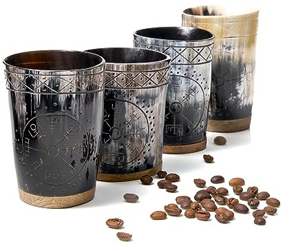 Ochsenhorn Schnapsglas 4er Set - Handgefertigte Wikingerbecher mit einzigartigem Gravur-Design - Coole Schnapsgläser aus Nordhorn für Whiskey, Met & Spirituosen der Antike - Rustikales Geschenk für