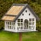VOSS.garden Vogelhaus Lindau, Fachwerkstil, praktische Reinigungsöffnung, Dach mit doppelter Reetlage, Vogelfutterstation Futterhaus Futterplatz
