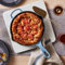 LE CREUSET Signature Gusseisen Brat- und Servierpfanne, Rund, Ø 23 cm, Für alle Herdarten inkl; induktion geeignet, 1,93 kg, Chambray, 20182234340422, Marseille