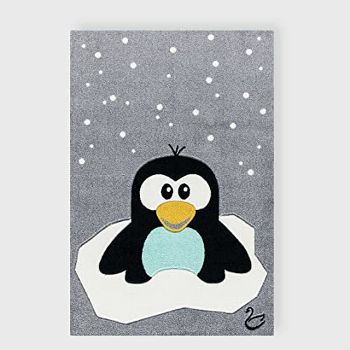 Svanhilde Teppich für das Kinder-Zimmer XL | Motiv Pinguin für Mädchen und Jungen | Bettvorleger Flach Weich 120x180 cm rechteckig gewebt