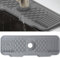 Veki Alfombrilla de Silicona para Grifo, Protector Salpicaduras de Fregadero, Bandeja de Recogida de Goteo, Tapete Absorbente para Fregadero para Proteger Encimera de Cocina y Baño (43 cm, Gris)