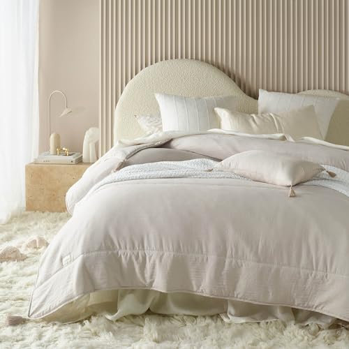 ROOM99 Noemi Elegante Tagesdecke in Beige 240 x 260 cm Vielseitige Wohndecke als Bettüberwurf oder Sofaüberwurf Überwurfdecke für Bett und Sofa Steppdecke Stil Ideal als Bedspread
