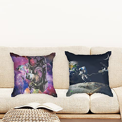 Ulticool - Funda de cojín - Astronauta sobre la Tierra Luna Cohete - Juego de 2 motivos - 45 cm x 45 cm - Cojín decorativo sin relleno - Funda de cojín Accesorios para sofá/cama - Azul Lila