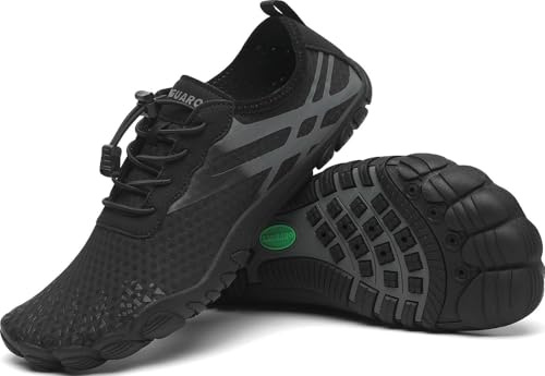 SAGUARO Chaussures Aquatiques Homme Femme Chaussure d'eau Respirant Chaussures de Plage Séchage Rapide Chaussures Mer pour Plongée Nautiques Baignade Riviere Noir Inquiétant GR. 45 EU